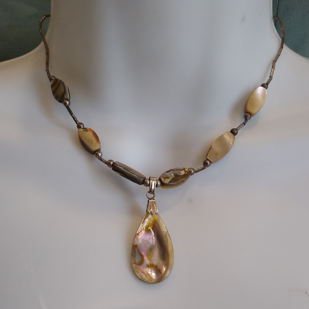 70s Abalone Shell Pendant Necklace